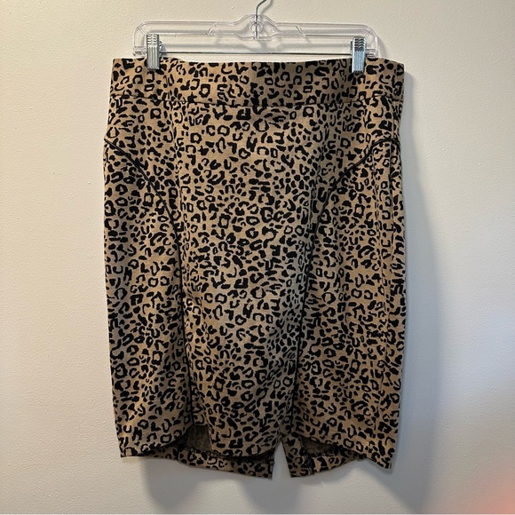 Torrid Women’s Black/Brown All Over Leopard Print Knee Length Pencil Skirt Sz 16 - Picture 2 of 6